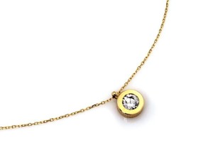 Złoty naszyjnik z kółeczkiem i jednym kamieniem