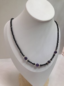 AURA NASZYJNIK Z TURMALINAMI I AMETYSTEM 