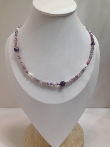 AURA NASZYJNIK Z TURMALINAMI, PERŁĄ I AMETYSTEM