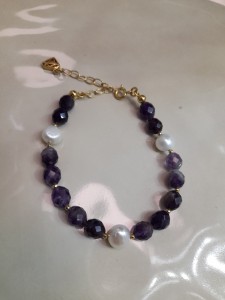 AURA BRANSOLETKA Z AMETYSTAMI I PERŁĄ